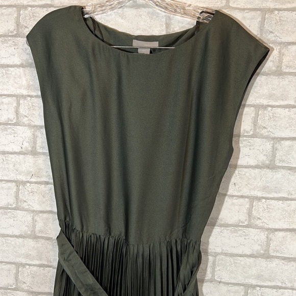 H&M Conscious Green Pleated Dress - Size Small - Picture 3 of 7